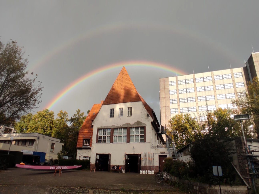 Bootshaus mit Regenbogen Ruder-Riege TV Waidmannslust