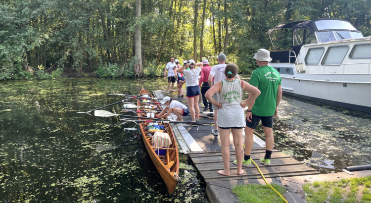 Ruderboot am Steg beim RVB
